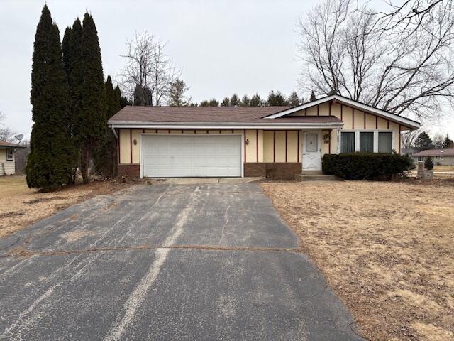 3382 Moraine Dr, Richfield, WI 53033