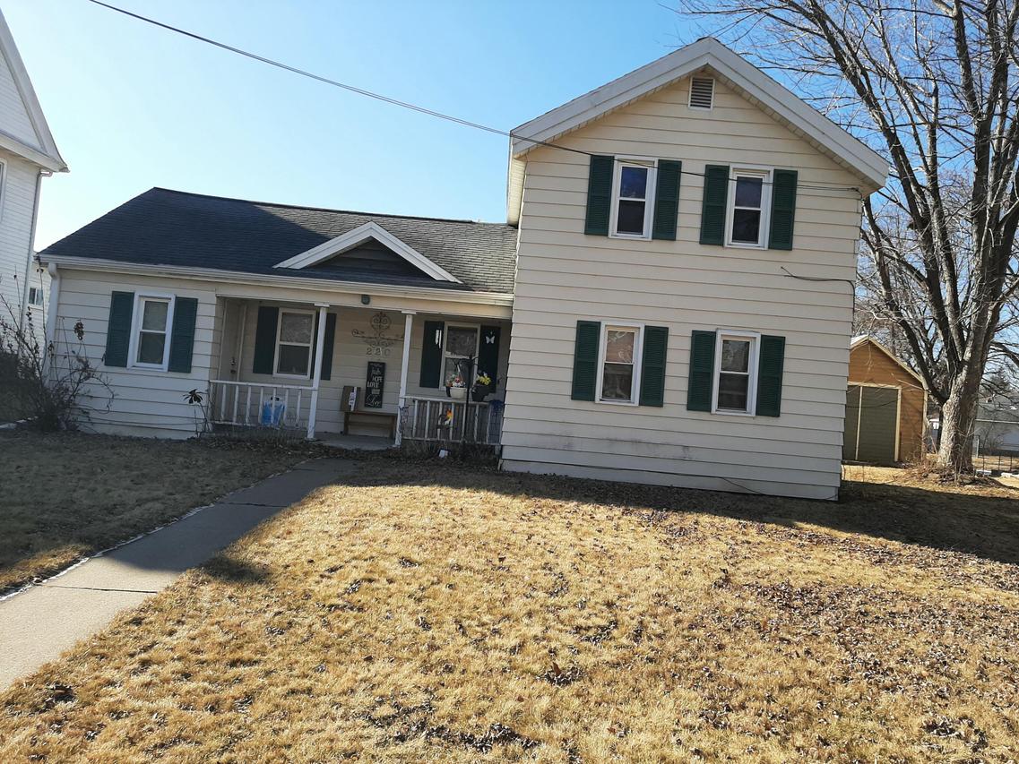 220 N Court St, Sparta, WI 54656
