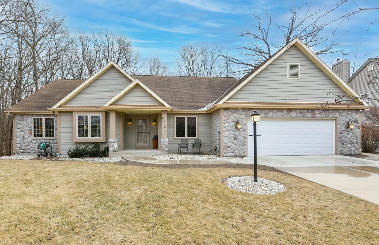 4781 W Woodland Dr, Franklin, WI 53132