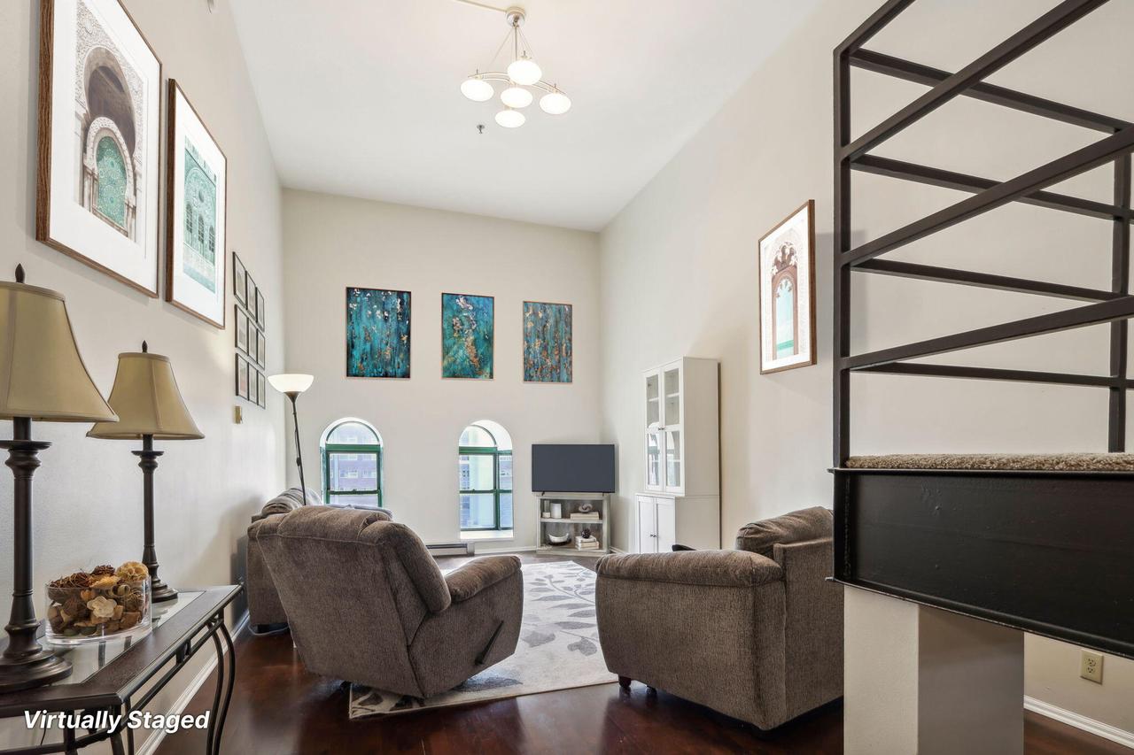 270 E Highland Ave #826, Milwaukee, WI 53202