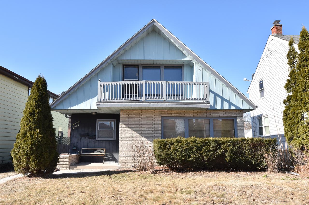 5707 N 68th St #5709, Milwaukee, WI 53218