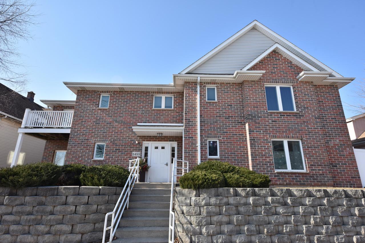 1455 S 70th St #103, West Allis, WI 53214