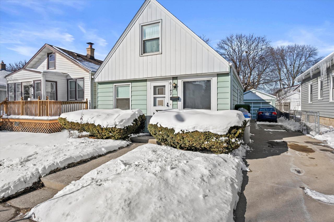 6142 W Fairview Ave, Milwaukee, WI 53213