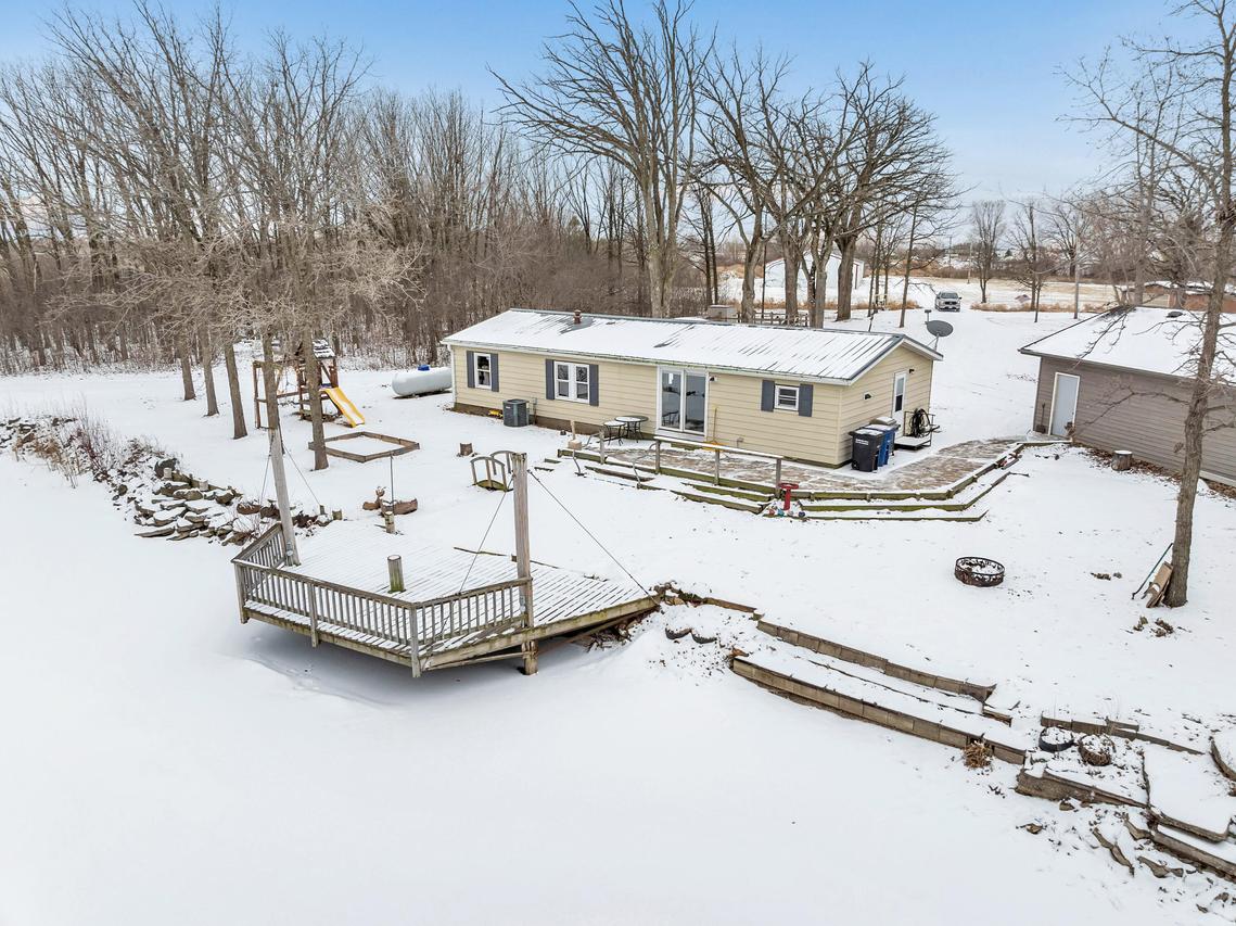 3855 Glenview Ln, Oshkosh, WI 54904