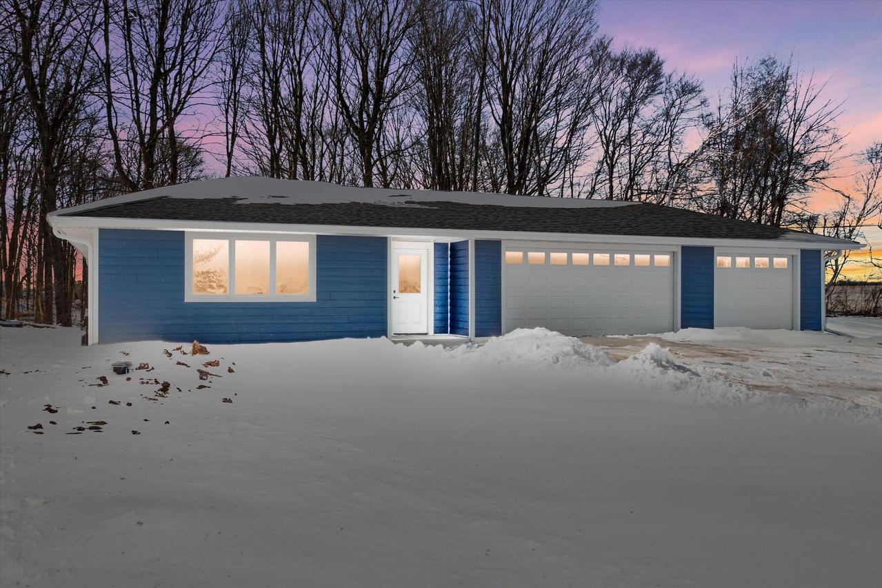 7277 Beech St, Fredonia, WI 53075