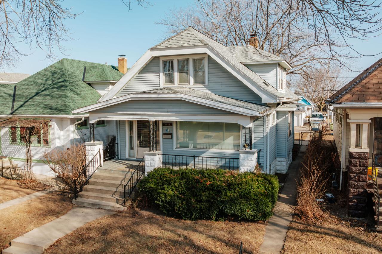3432 S 15th St, Milwaukee, WI 53215