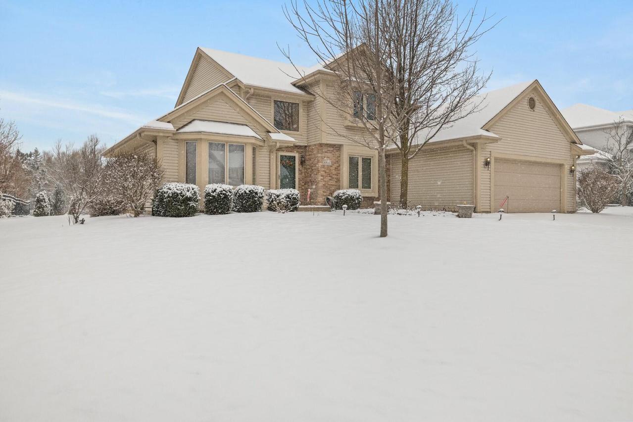 6811 S Juliana Dr, Franklin, WI 53132