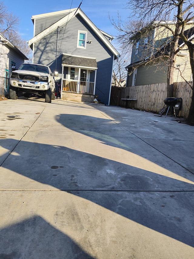 2665 S 12th St, Milwaukee, WI 53215