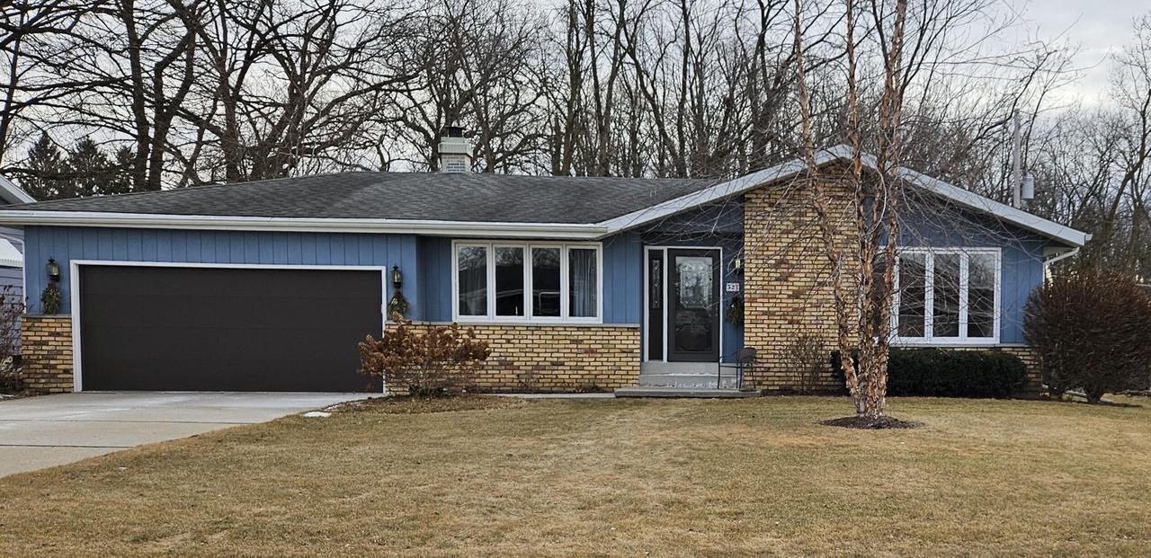 521 Carl Schurz Dr, Watertown, WI 53098