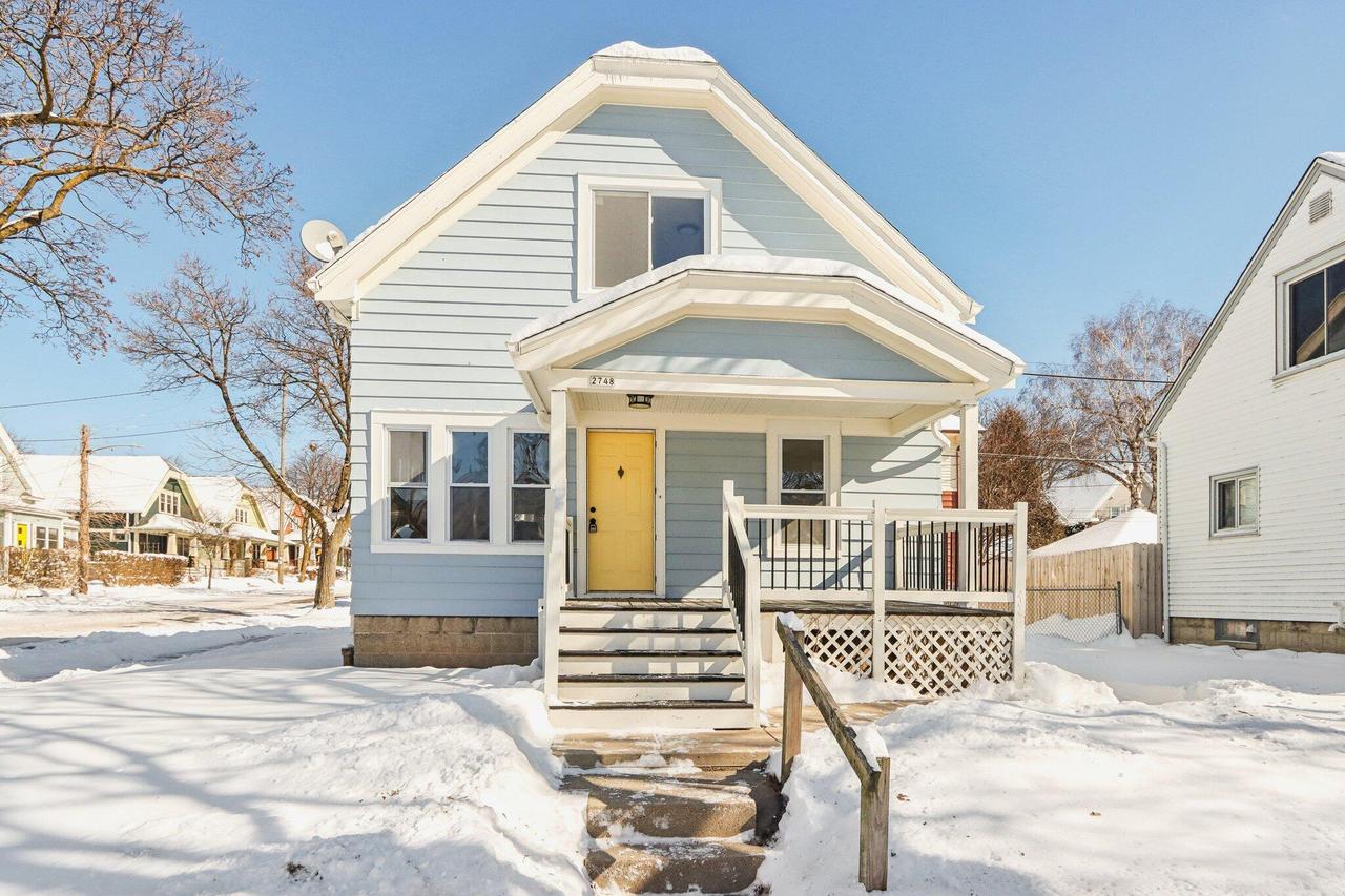 2748 S Delaware Ave, Milwaukee, WI 53207