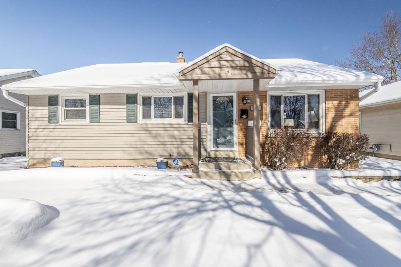 9416 W Melvina St, Milwaukee, WI 53222