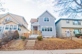 1741 S 71st St, West Allis, WI 53214