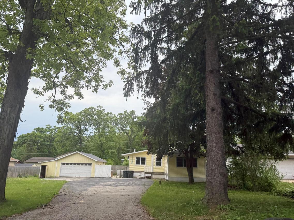 24713 68th St, Paddock Lake, WI 53168
