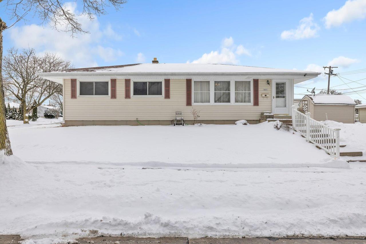 3825 S 85th St, Milwaukee, WI 53228