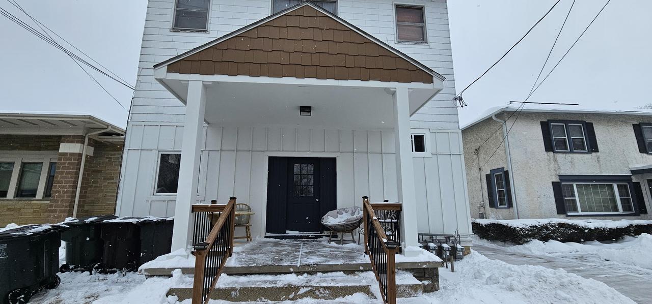 132 E Main St, Eagle, WI 53119