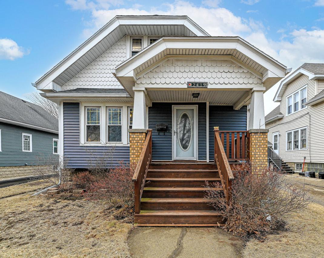 2419 S 69th St, West Allis, WI 53219