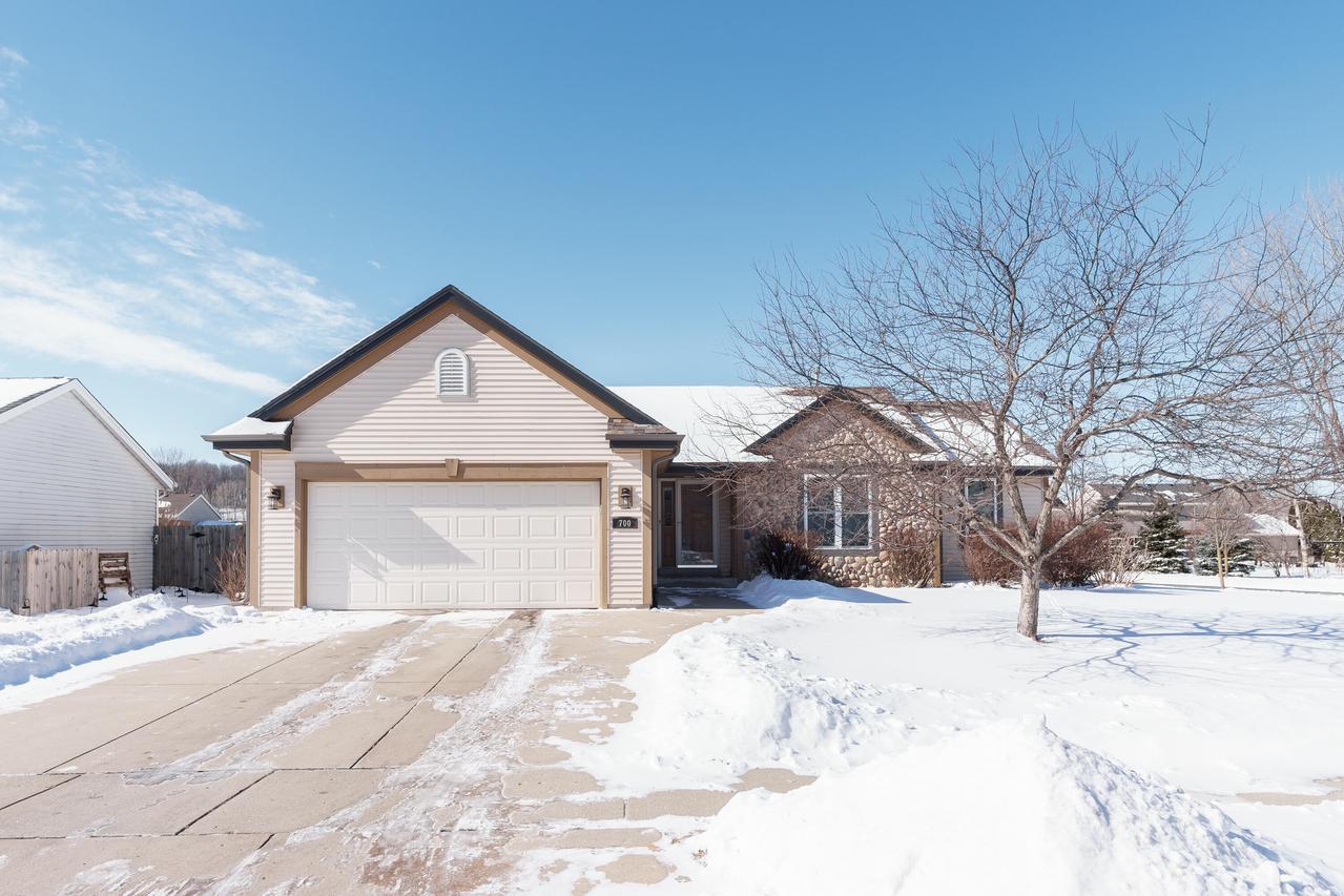 700 Chadwick Dr, Watertown, WI 53094