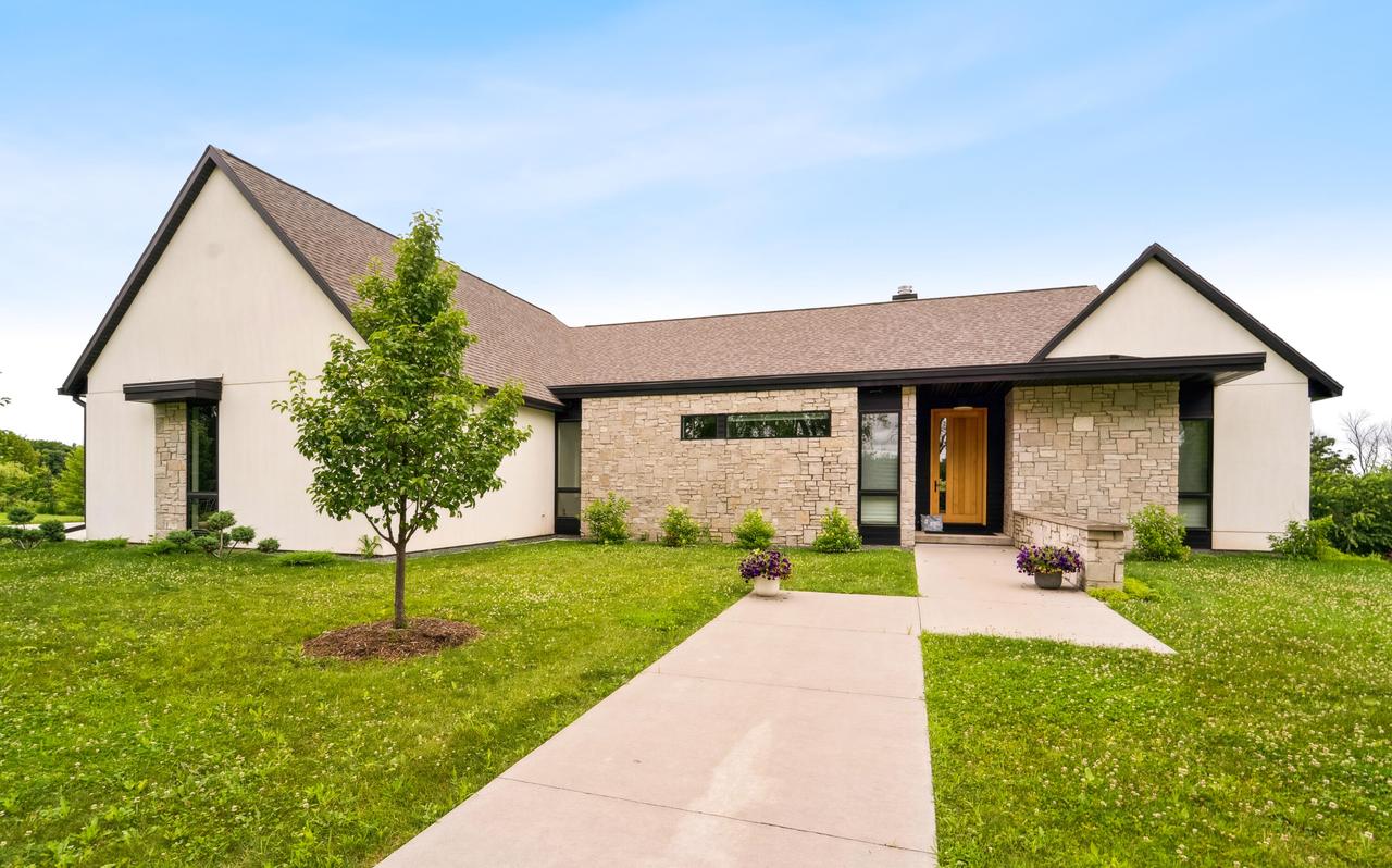 W4038 Maplewood Ln, Taycheedah, WI 54937