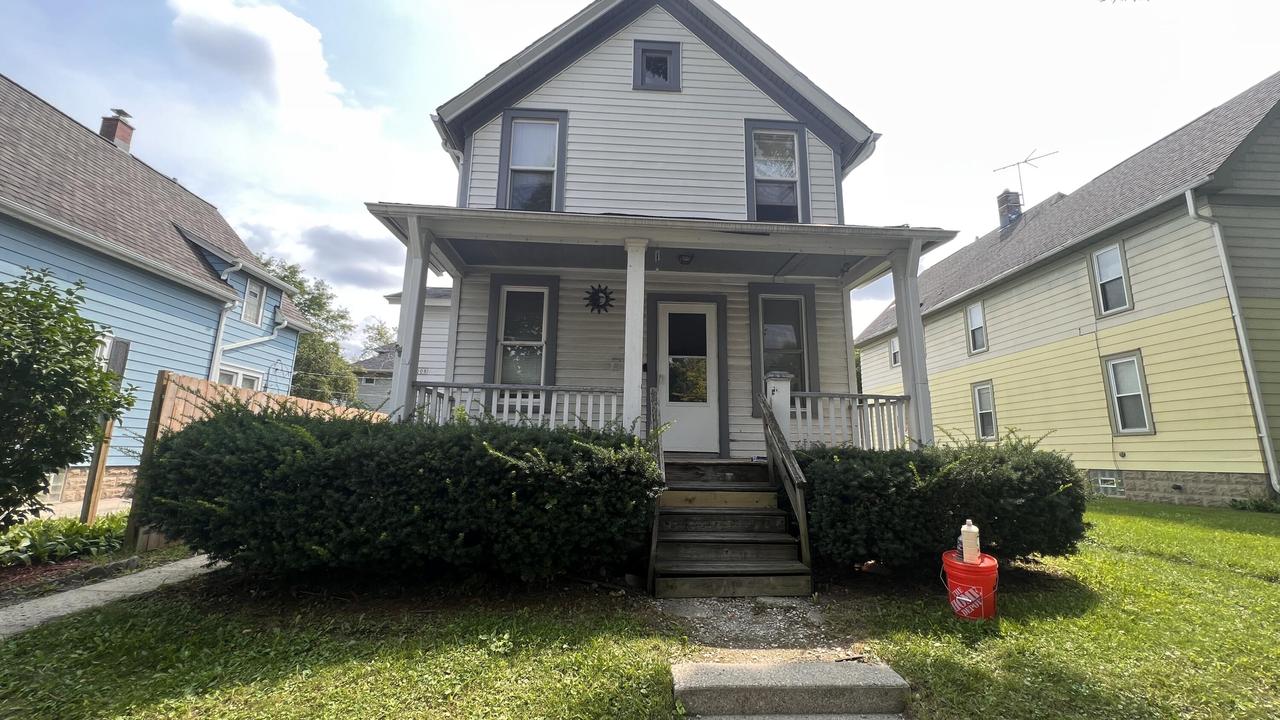 2008 S 79th St #10, West Allis, WI 53219
