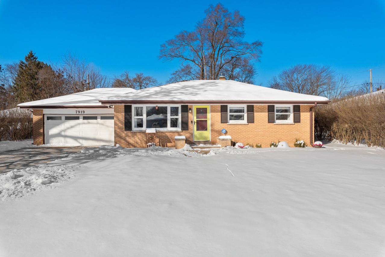 7919 N 57th St, Milwaukee, WI 53223