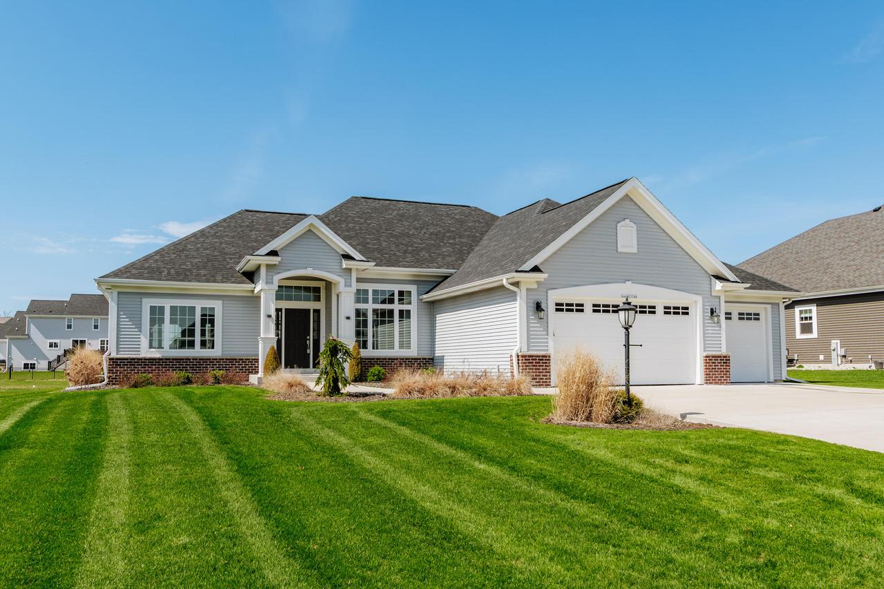 N46W22348 Boxleaf Ln, Pewaukee, WI 53072