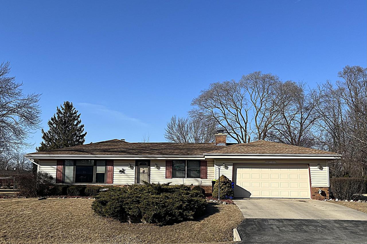S68W13522 Bristlecone Ln, Muskego, WI 53150
