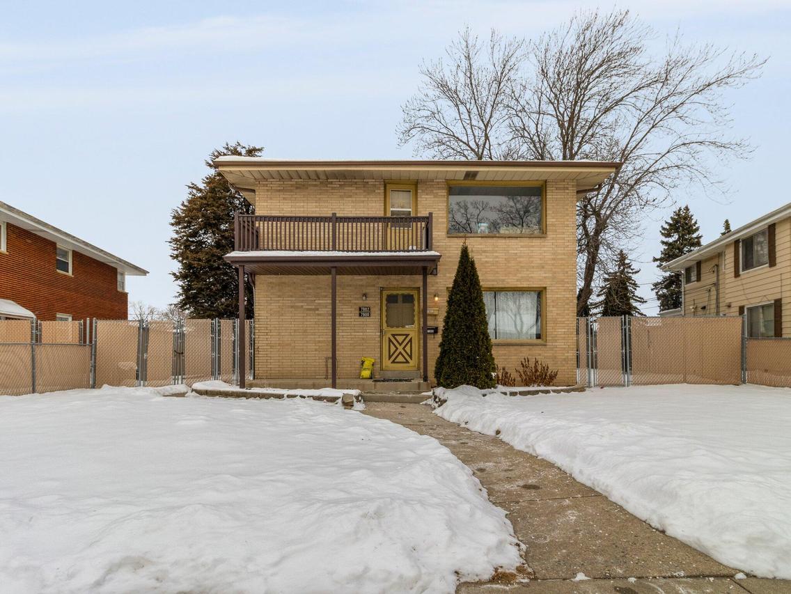 7900 W Potomac Ave #7902, Milwaukee, WI 53222