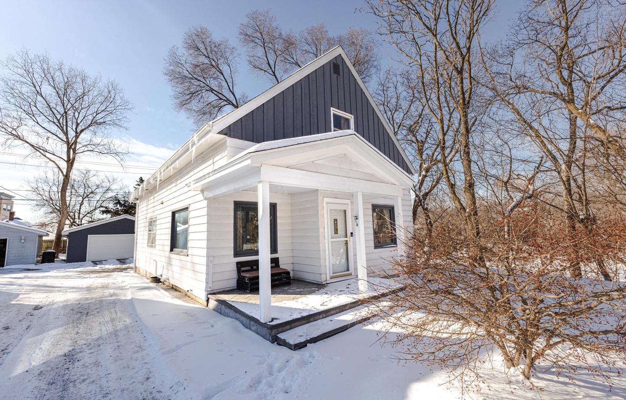805 Rock St, Waukesha, WI 53186