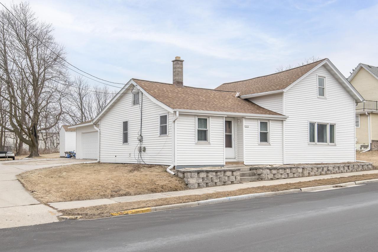 1616 Fond Du Lac Ave, Kewaskum, WI 53040