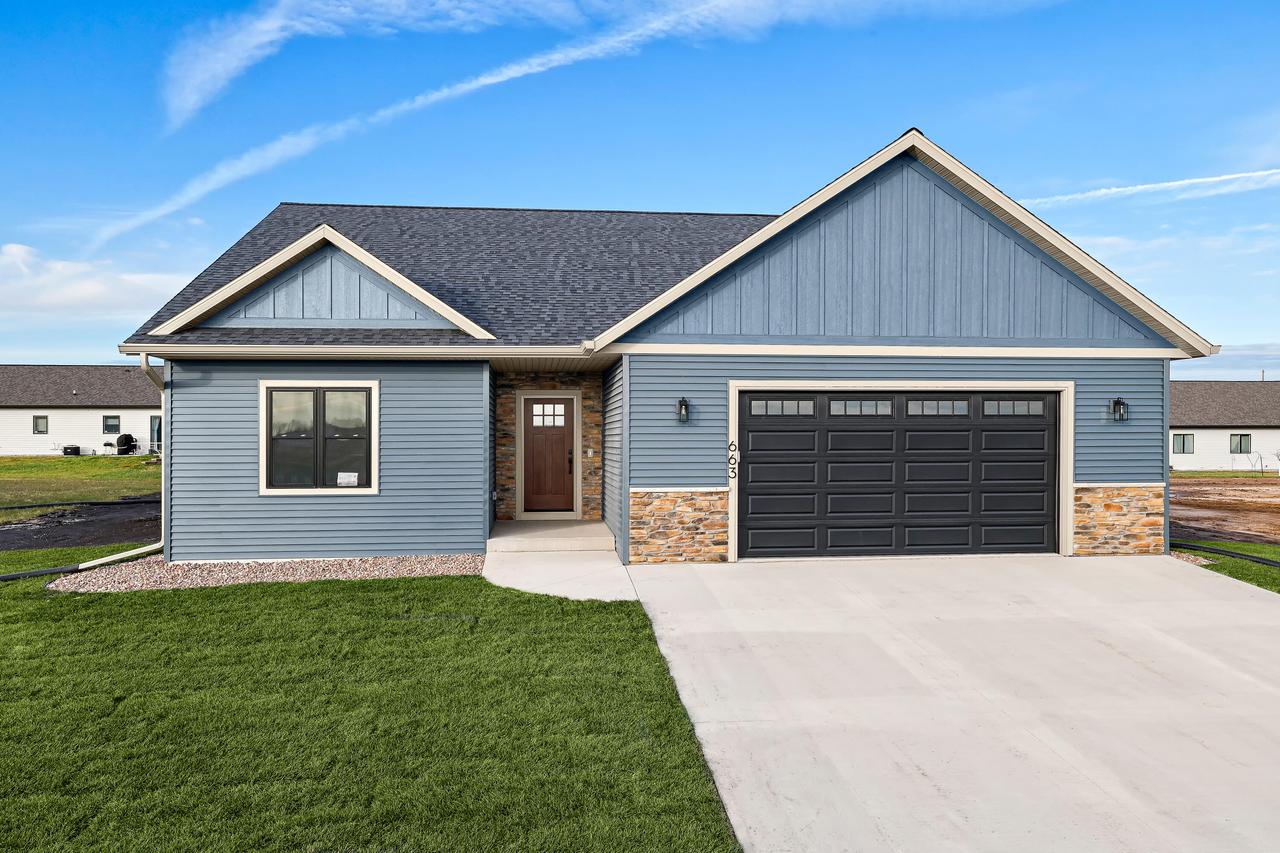 663 Boone Ln, Holmen, WI 54636