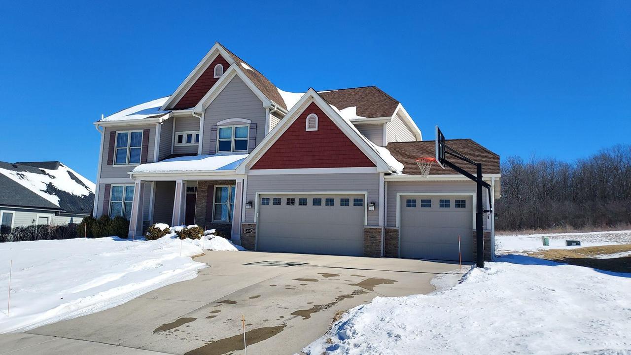 6592 S 46th St, Franklin, WI 53132