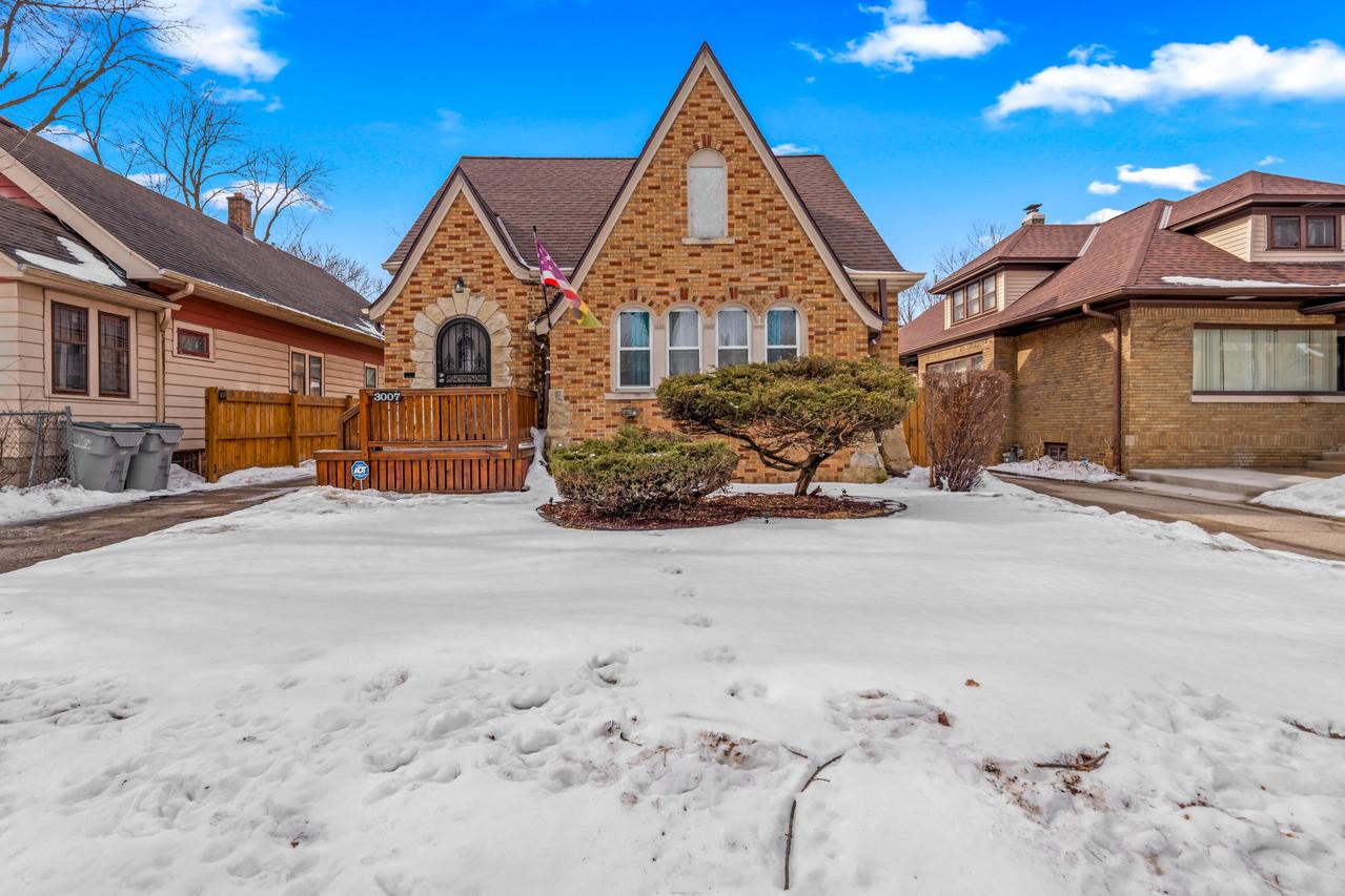 3007 N 44th St, Milwaukee, WI 53210