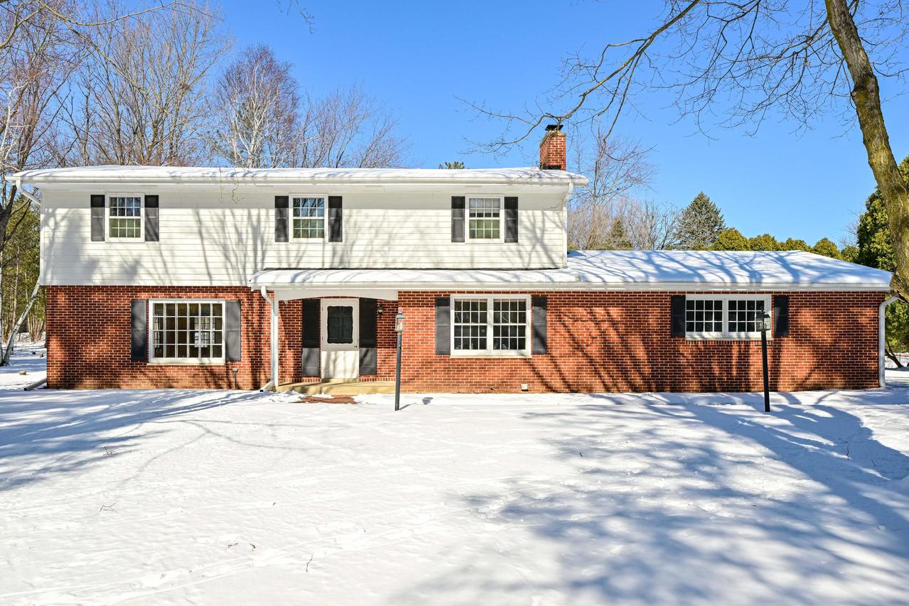 5314 Thornapple Ln, Cedarburg, WI 53012