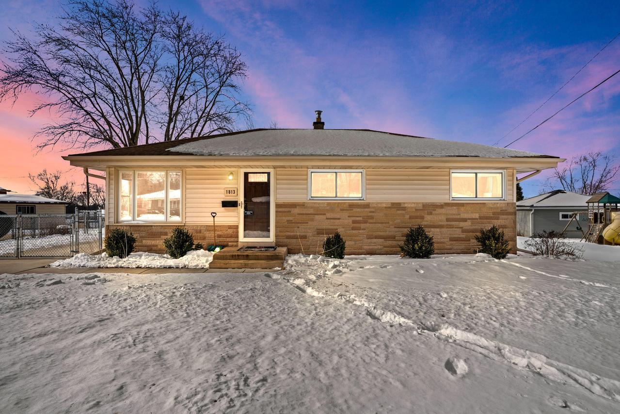 1813 Enterprise St, Waukesha, WI 53189