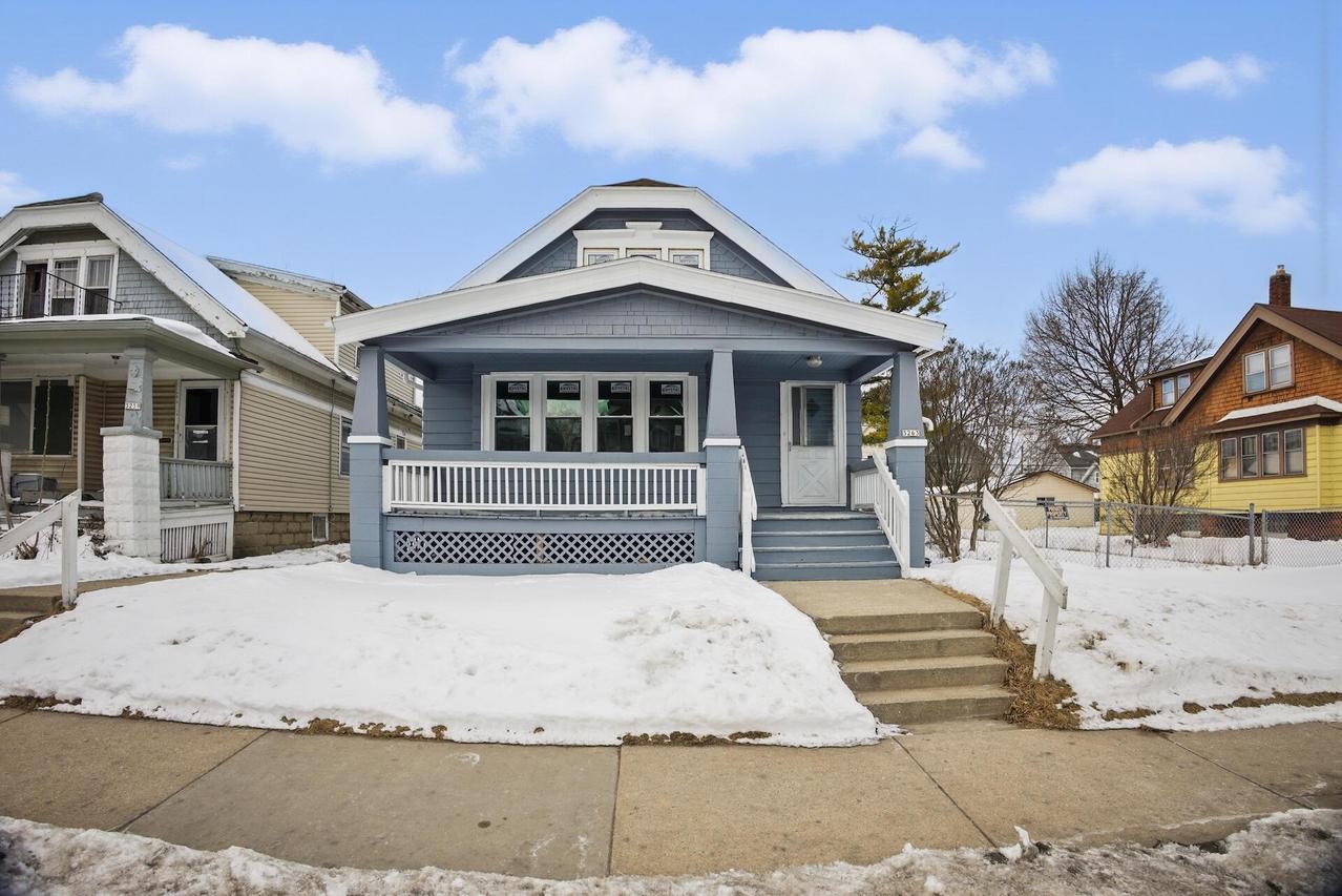 3263 N 27th St, Milwaukee, WI 53216