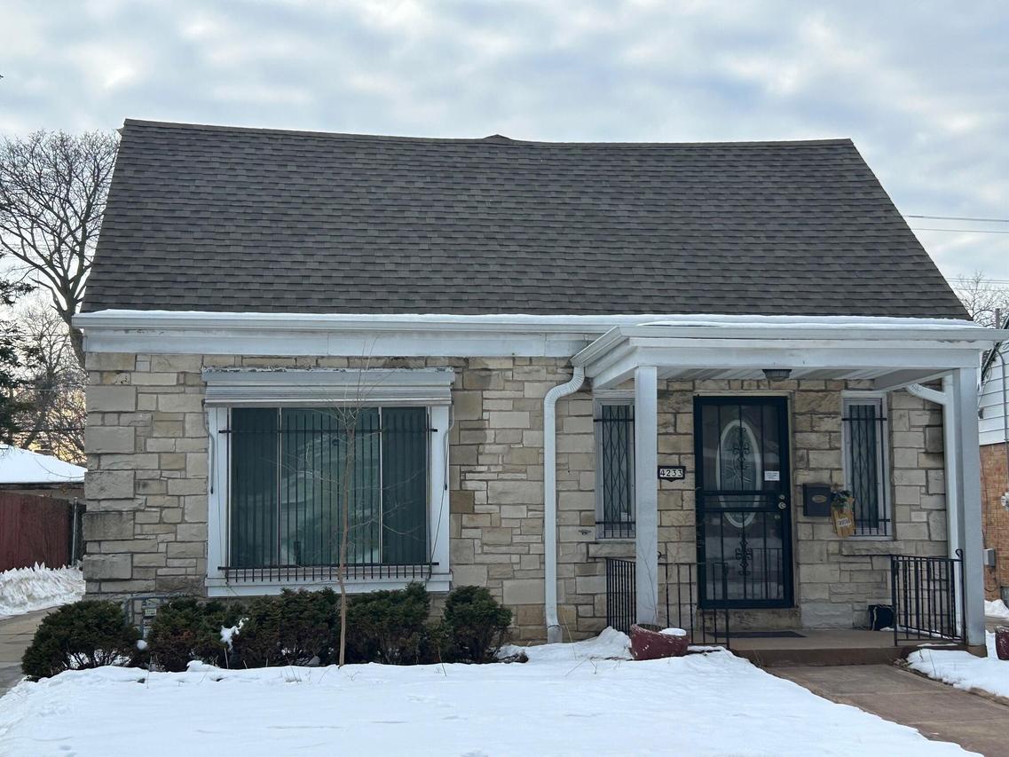 4233 N 42nd Pl, Milwaukee, WI 53216