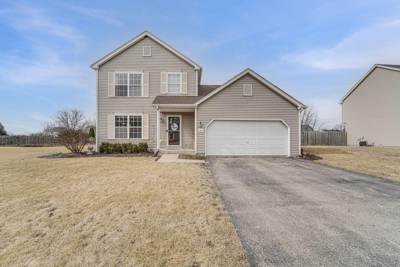 669 Partridge Pkwy, Genoa City, WI 53128
