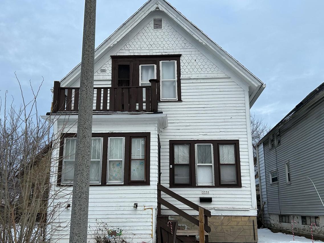 3550 N 11th St, Milwaukee, WI 53206