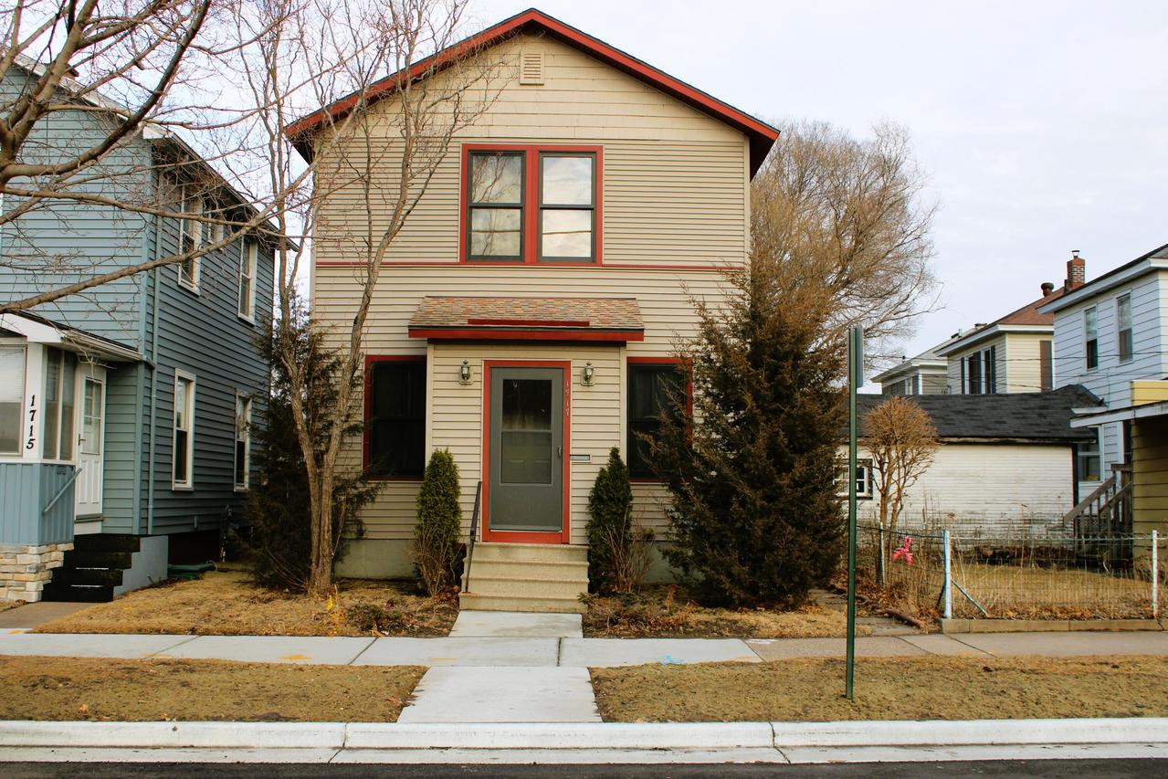 1717 S 9th St, La Crosse, WI 54601