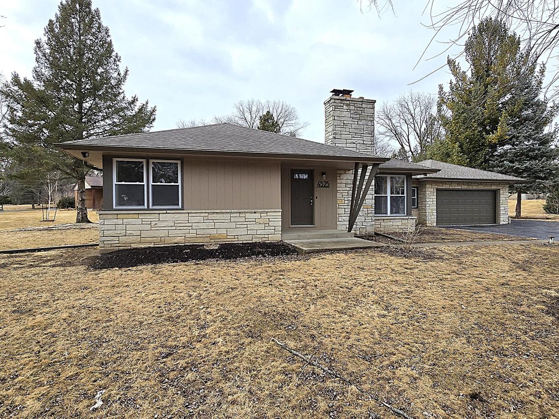 4525 N 158th St, Brookfield, WI 53005