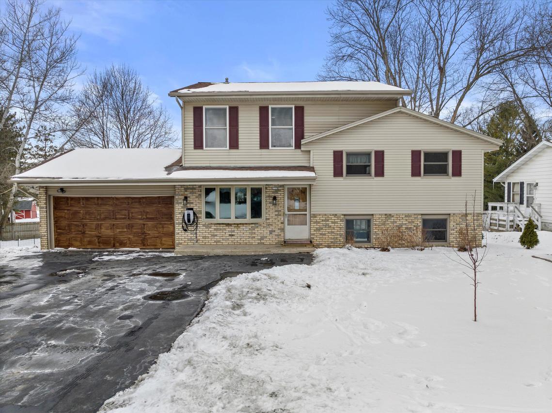 6739 Jansen Dr, Barton, WI 53090