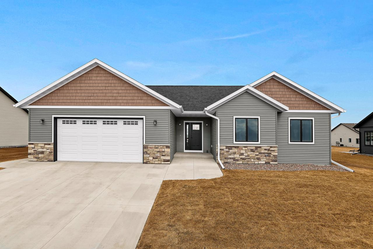 633 Boone Ln, Holmen, WI 54636