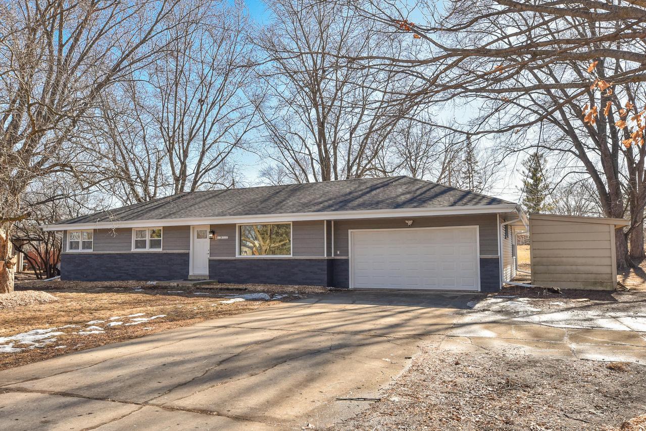 N57W18185 Juniper Ln, Menomonee Falls, WI 53051