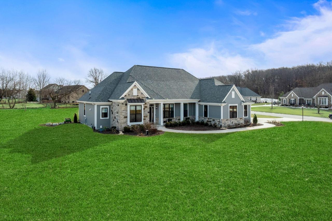 W277N6640 Timberline Trl, Merton, WI 53089