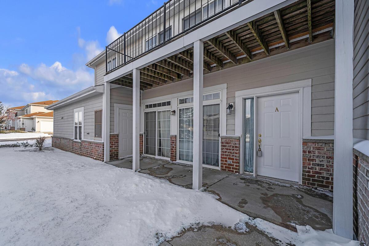 6805 102nd St #10A, Pleasant Prairie, WI 53158