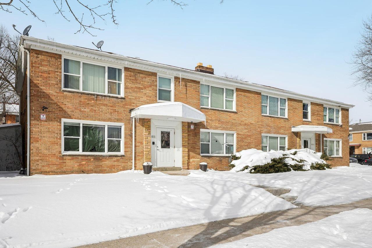 2501 S 44th St #2505, Milwaukee, WI 53219
