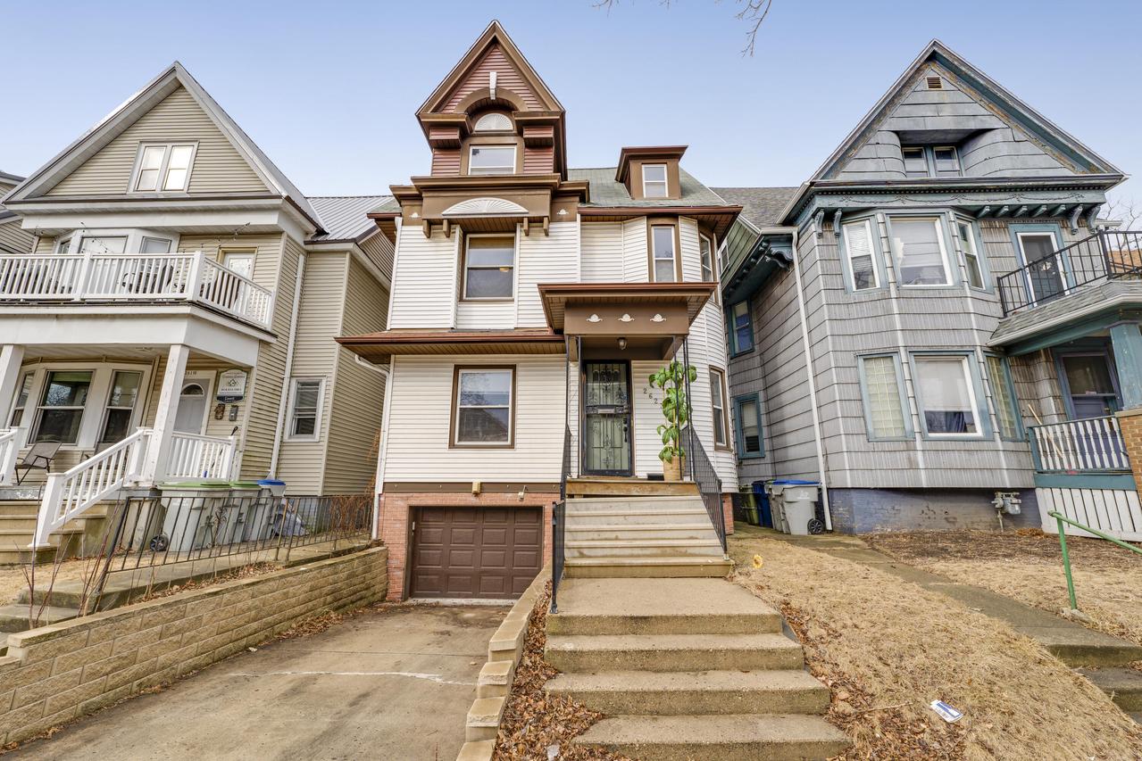 2623 N Murray Ave, Milwaukee, WI 53211