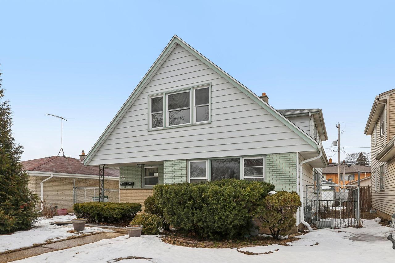5671 N 98th St #5673, Milwaukee, WI 53225