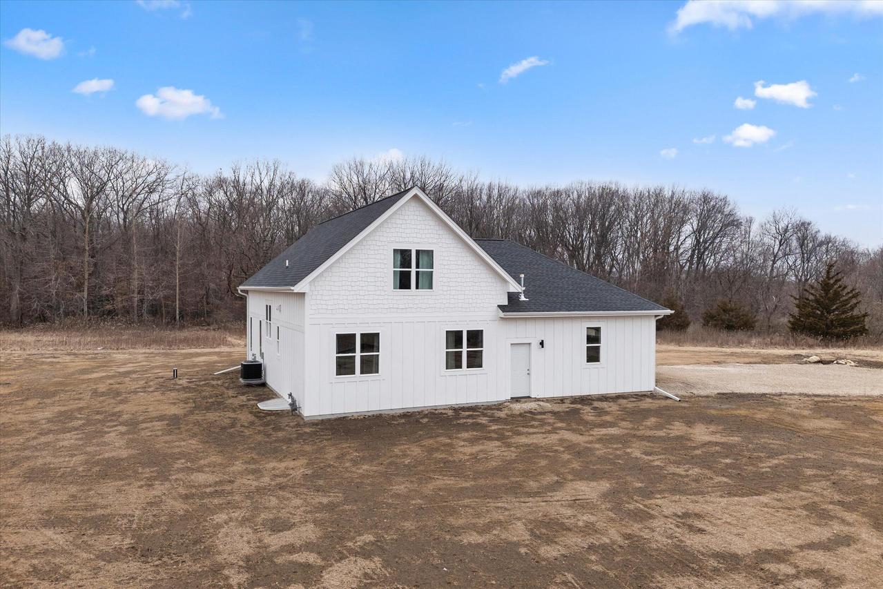 1089 State Road 164 Hwy, Richfield, WI 53033