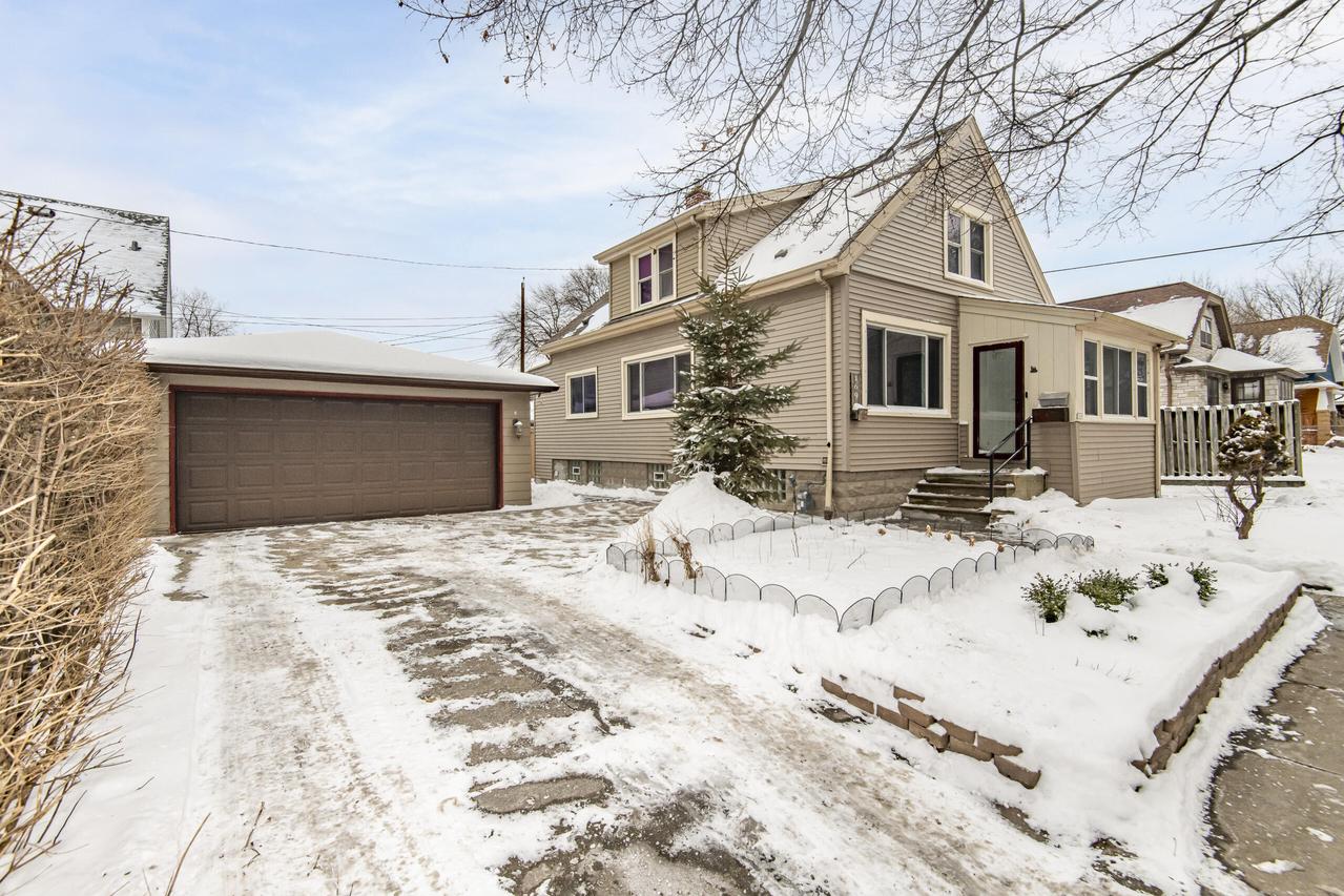 169 E Montana St, Milwaukee, WI 53207